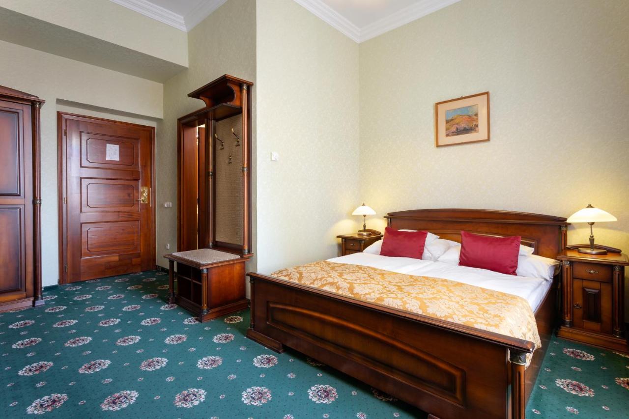 Hotel Eger & Park Dış mekan fotoğraf