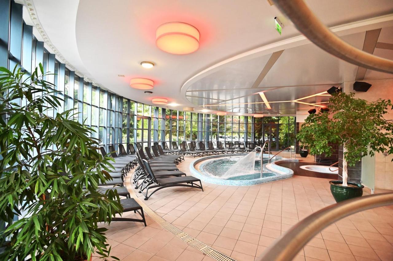 Hotel Eger & Park Dış mekan fotoğraf