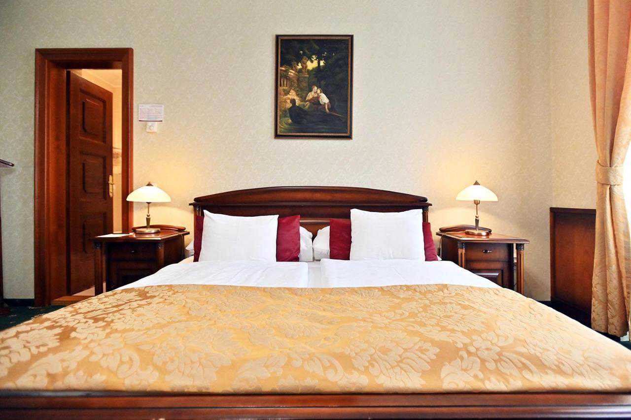 Hotel Eger & Park Dış mekan fotoğraf