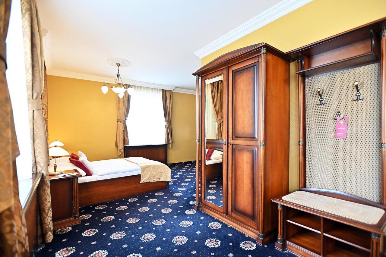 Hotel Eger & Park Dış mekan fotoğraf