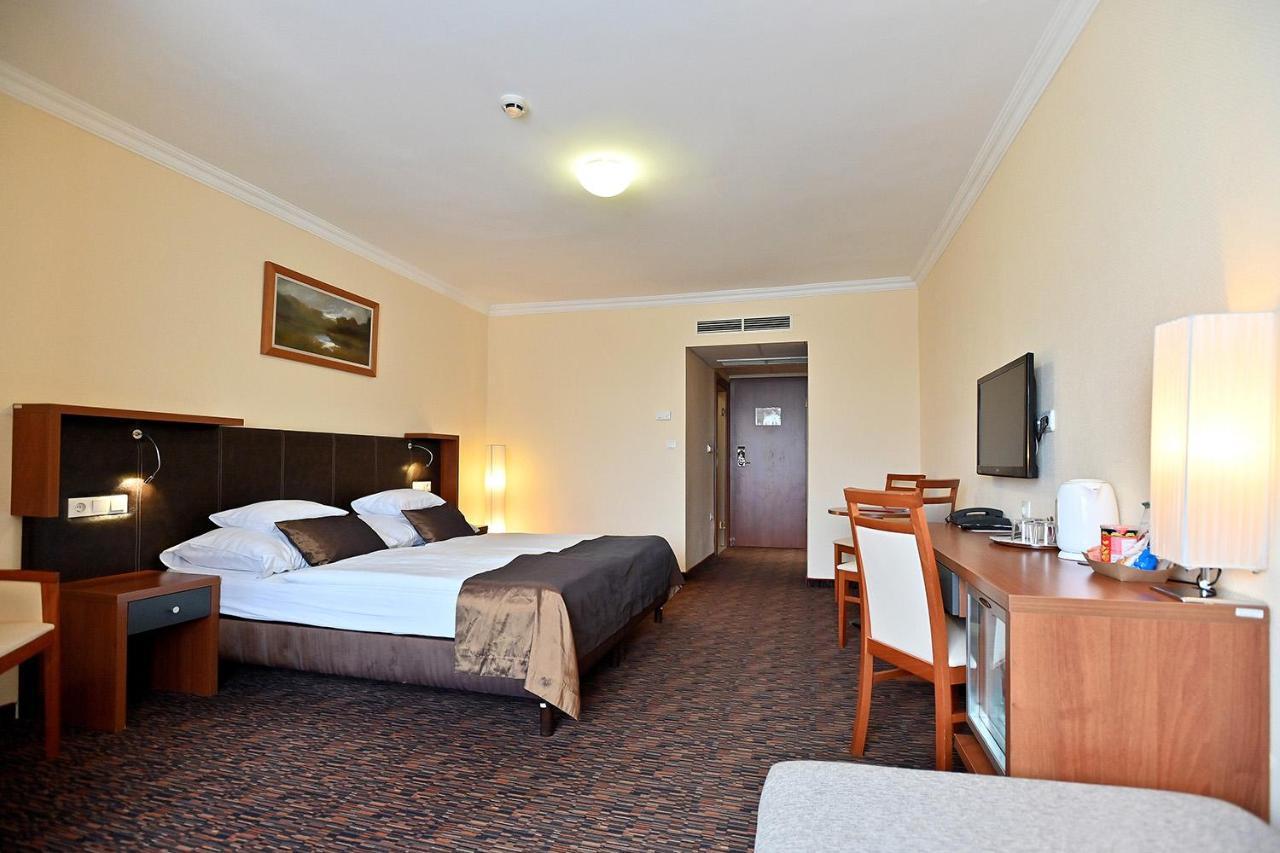Hotel Eger & Park Dış mekan fotoğraf