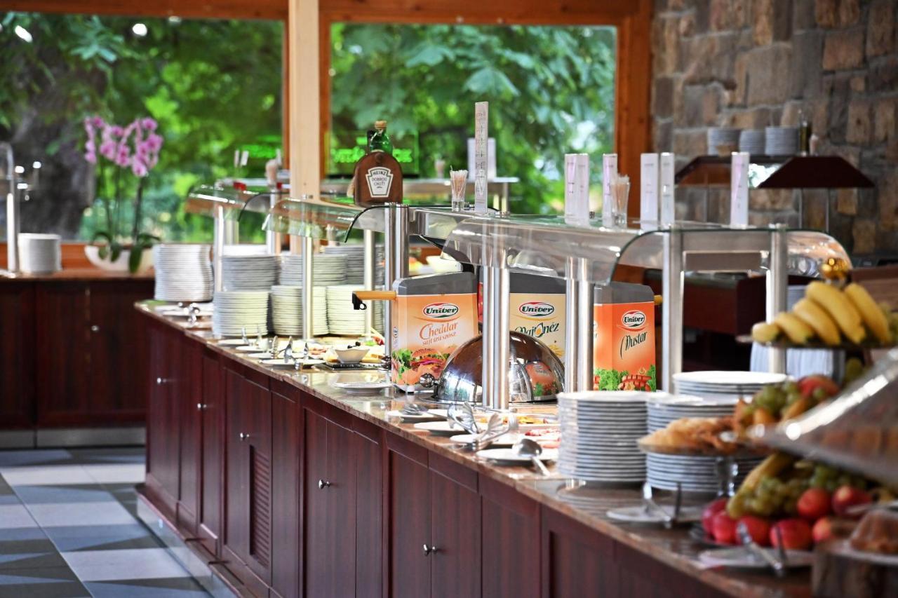 Hotel Eger & Park Dış mekan fotoğraf
