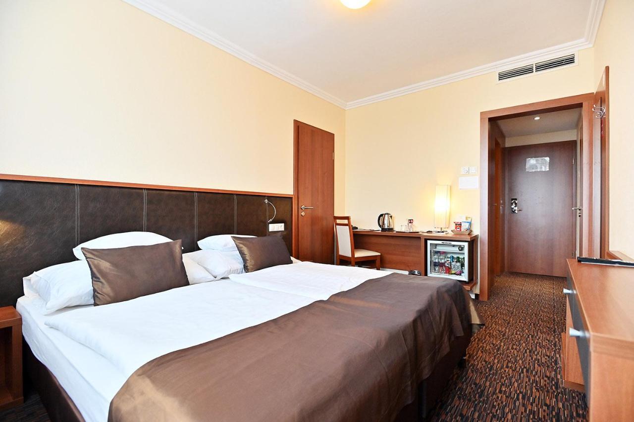 Hotel Eger & Park Dış mekan fotoğraf